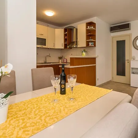 Luxury 1 Bedroom App Center&balcony Free Parking * 스플리트