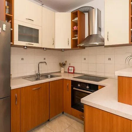 Luxury 1 Bedroom App Center&balcony Free Parking Apartment Split