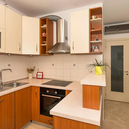 Luxury 1 Bedroom App Center&balcony Free Parking * Split